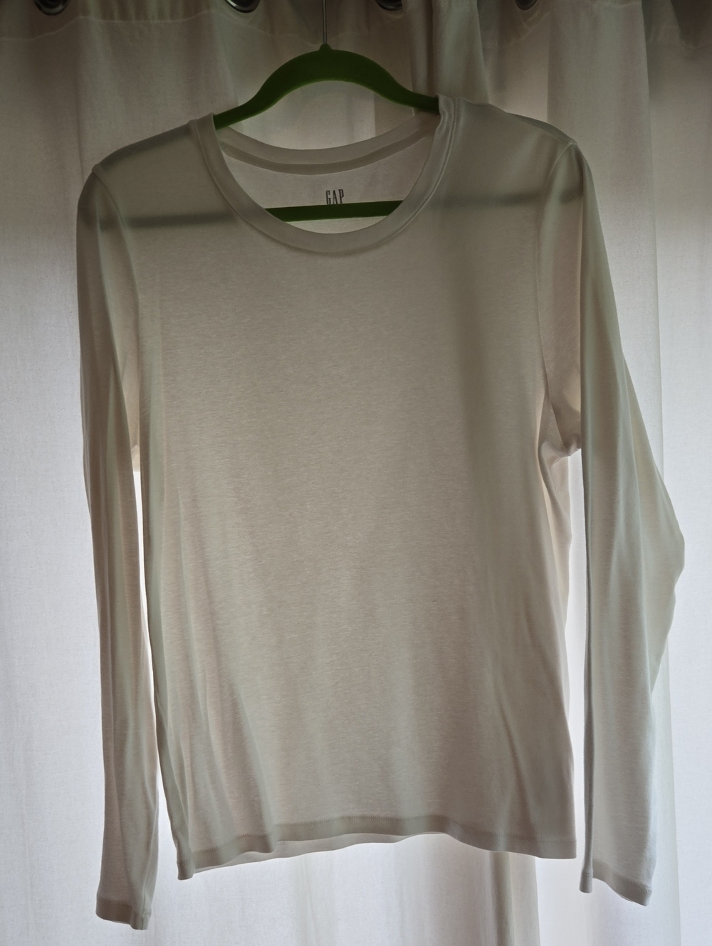 Long Sleeved White Cotton Basic GAP Shirt